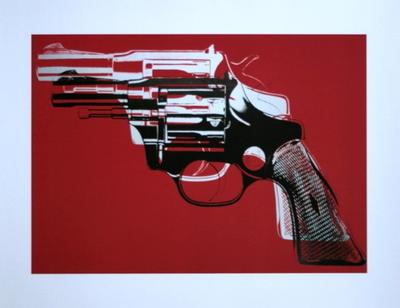 Affiche Andy Warhol - Gun (on red)