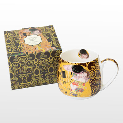 Mug snuggle en porcelaine de Gustav Klimt : Le baiser (sur fond d'Arbre de vie, sombre)