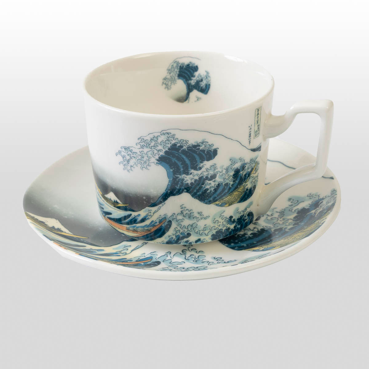 Duo of Hokusai Tea Cups: The Great Wave (detail 1)