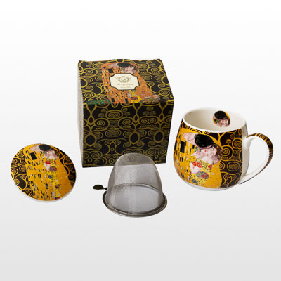 Mug snuggle à Thé en porcelaine (avec filtre) de Gustav Klimt : Le baiser (sur fond d'Arbre de vie, sombre)