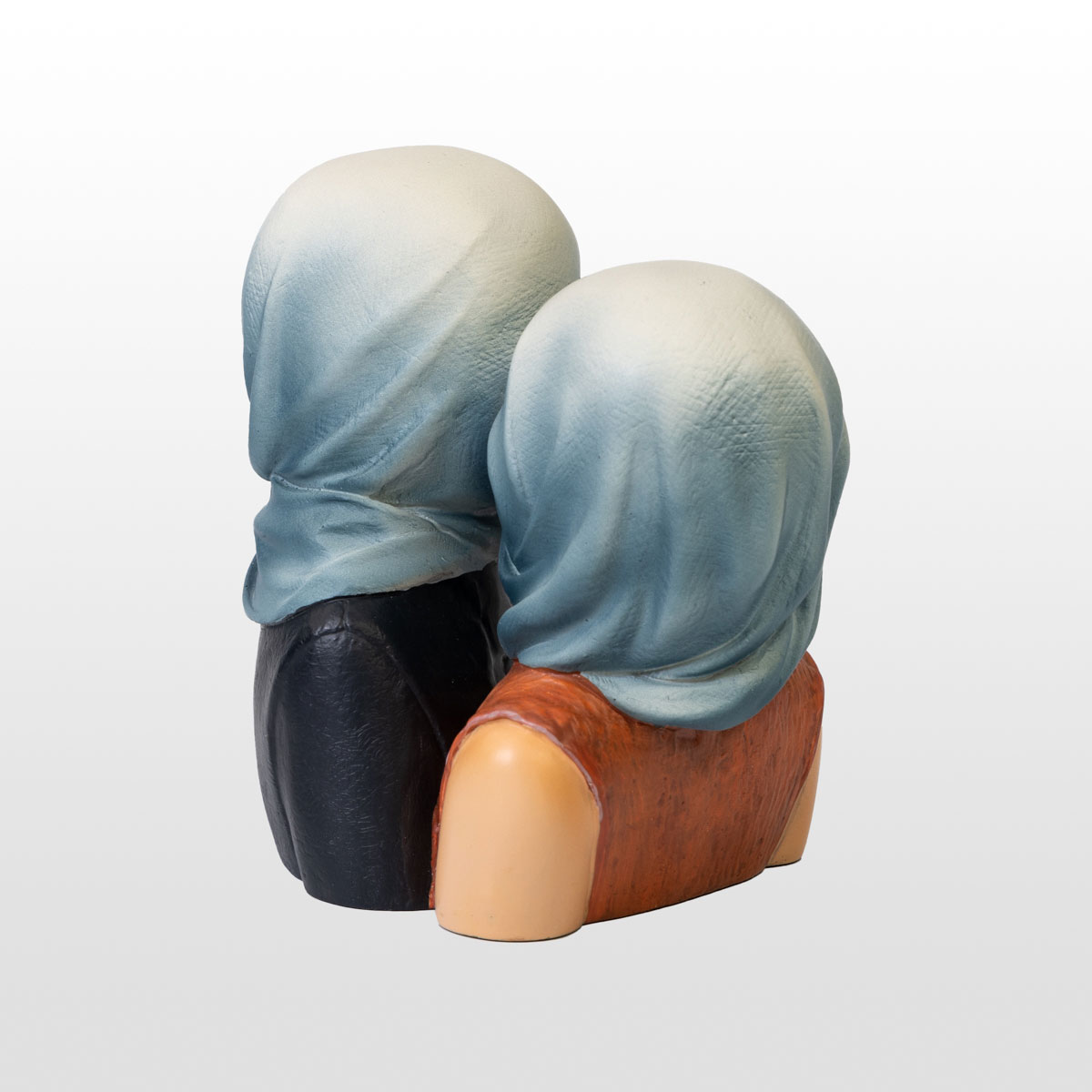 René Magritte figurine : The lovers (detail n°3)