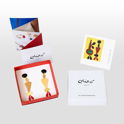 Pendientes inspirados en Joan Miró: Personaje