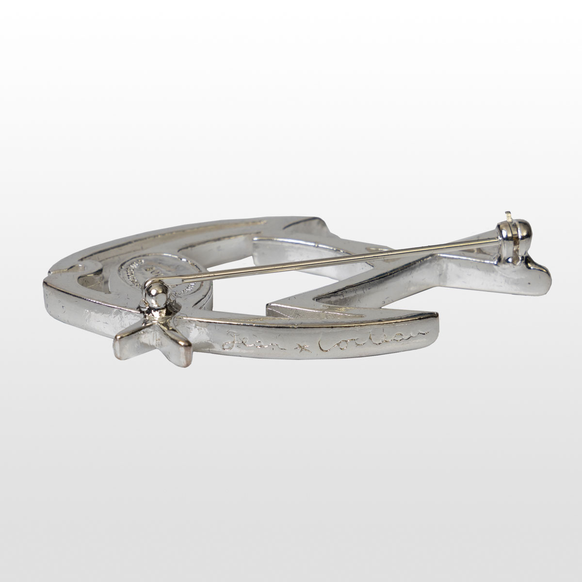 Spilla Jean Cocteau : Il Pesce (argentato), dettaglio 3