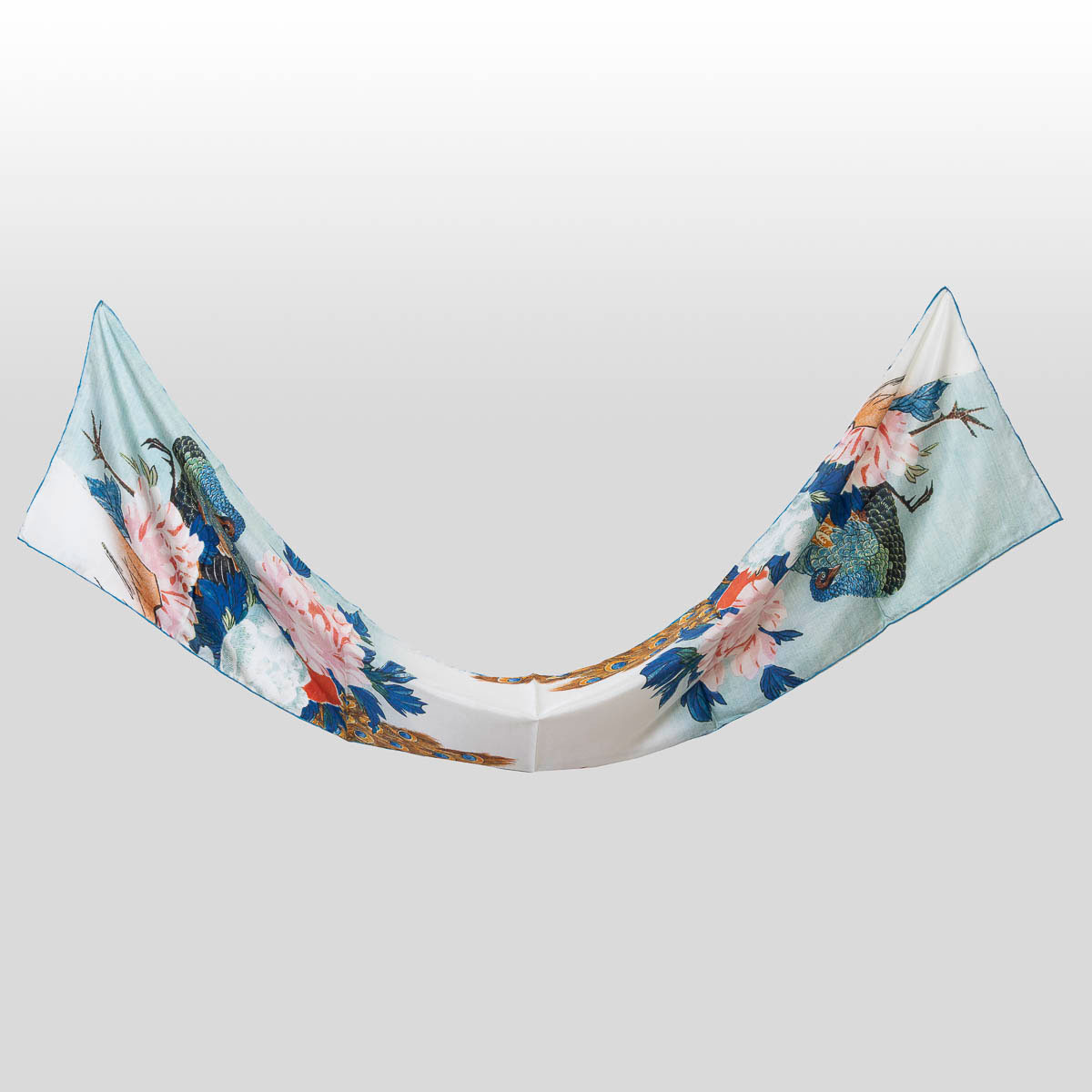 Echarpe, foulard en soie Hiroshige : Paon et pivoines (dépliée)