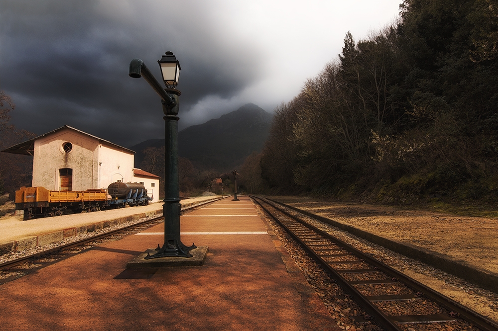 Photography Train station before the storm - Dibon : 60 x 40 cm
